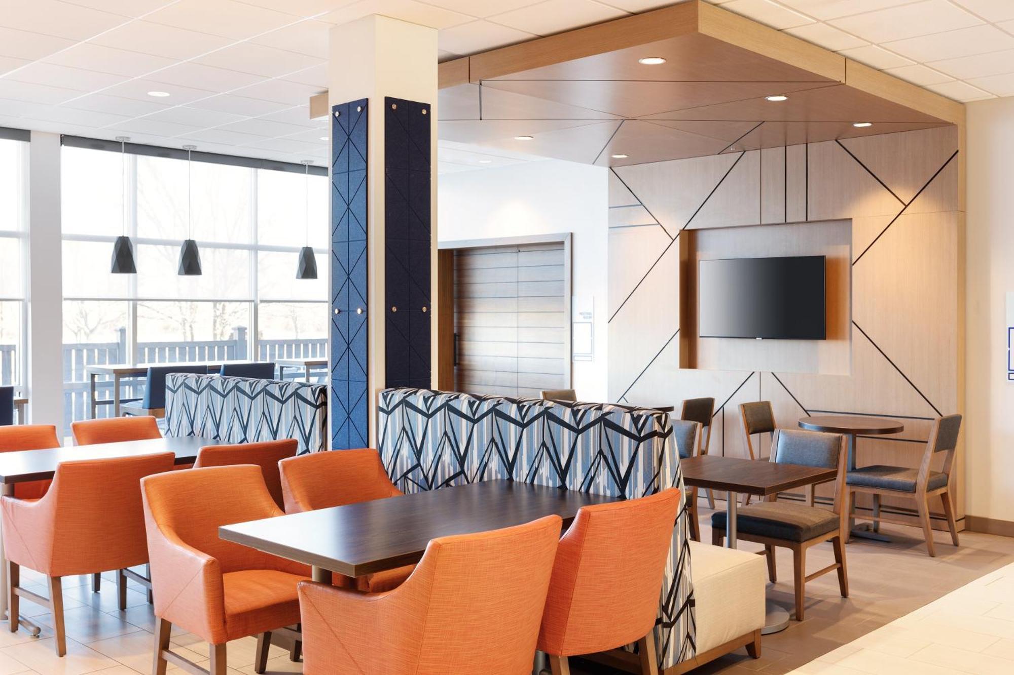 Holiday Inn Express & Suites Leesburg - Historic District By Ihg Экстерьер фото